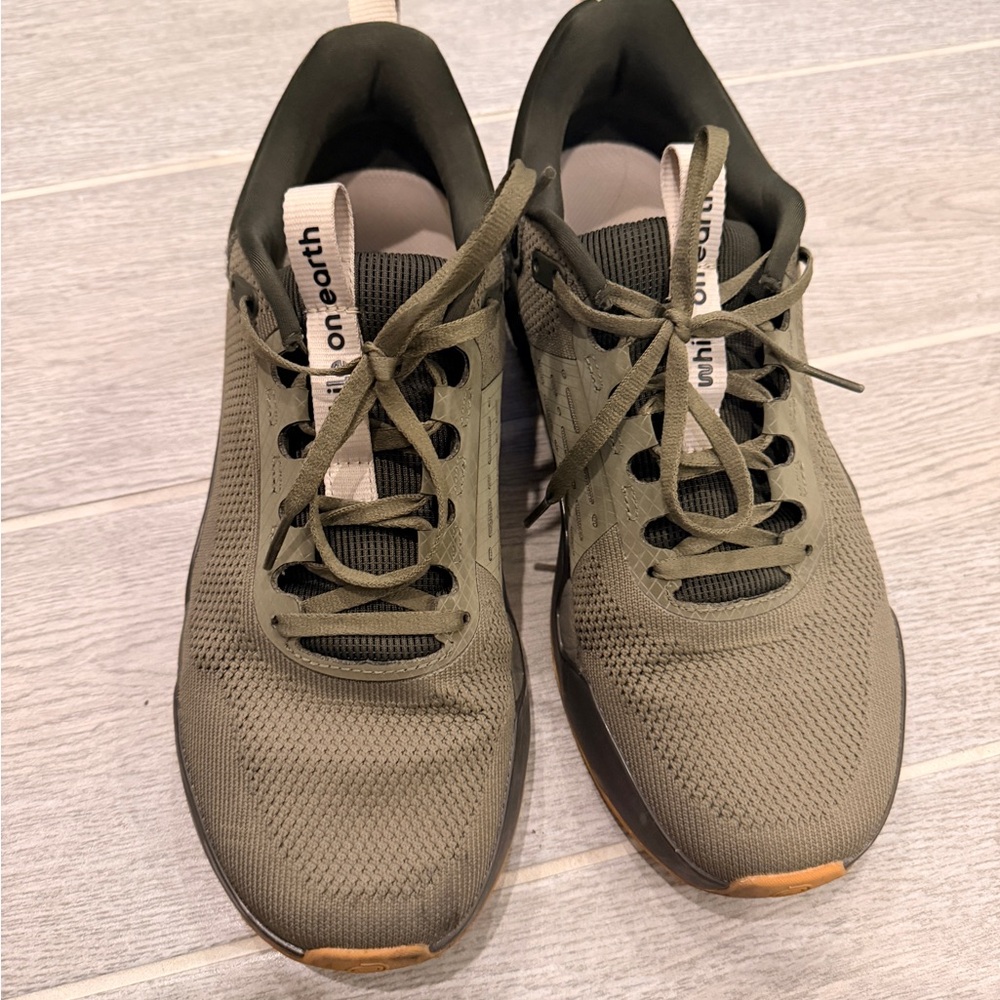 While On Earth Move Trainer Men's 9.0 Green